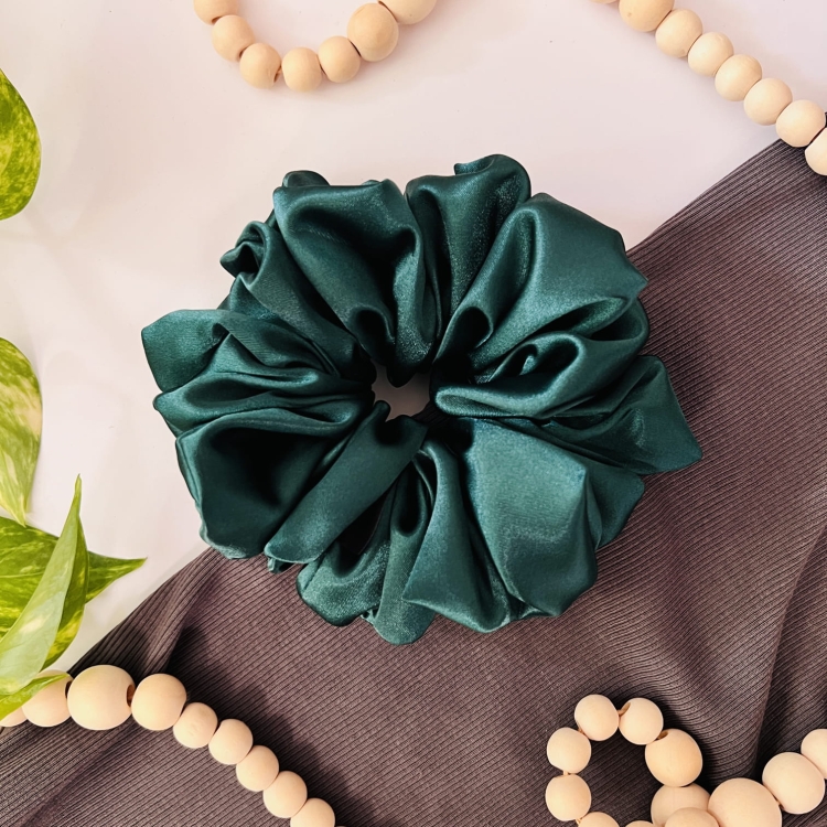 zielona-satynowa-gumka-do-wlosow-typu-scrunchie-xxl (2).JPG