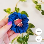 Satynowa gumka do włosów scrunchie MINI Kobaltowa