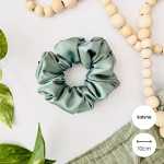 Satynowa gumka do włosów scrunchie MIDI Szałwia