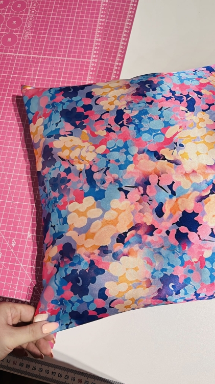 pixie-kolorowa-poszewka-jedwabna-na-poduszke-do-spania-dobra-dla-wlosow-szyfonowa-rozowa-niebieska-fioletowa (3).JPG