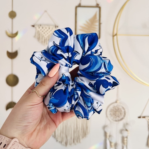 gumka-do-wlosow-w-grecki-wzor-majolika-niebieska-biala-jedwabna-dobra-dla-wlosow (9).JPG