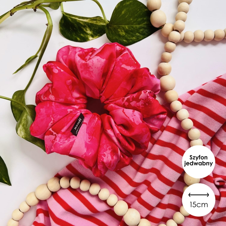 jedwabna-gumka-do-wlosow-scrunchie-rozowa (1).jpg