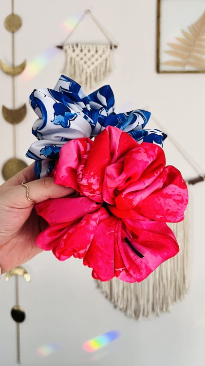 gumka-scrunchie-jedwabna-miekka-szyfonowa-rozowa-piekny-wzor-nandi (13).JPG