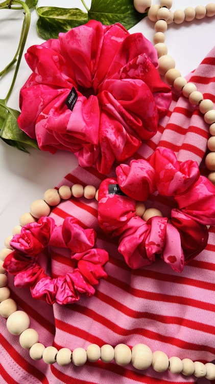 gumka-scrunchie-jedwabna-miekka-szyfonowa-rozowa-piekny-wzor-nandi (9) — kopia.JPG