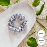 Satynowa gumka do włosów scrunchie MINI Szara
