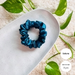 Satynowa gumka do włosów scrunchie MINI Szmaragd