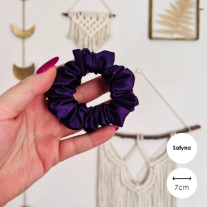 Satynowa gumka do włosów scrunchie MINI Bakłażan