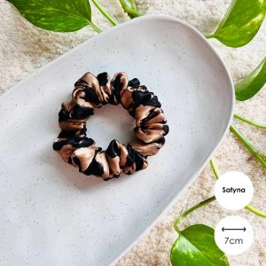 Satynowa gumka do włosów scrunchie MINI Panterka
