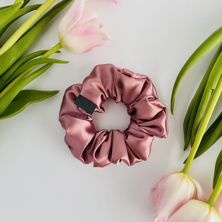 gumka-rozowa-scrunchie (1).JPG