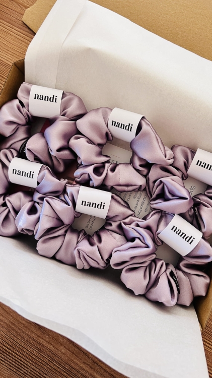 jedwabne-scrunchie-srednie-medium-nandi-concept-store (3).JPG