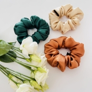 jedwabne-scrunchie-srednie-medium-nandi-concept-store (2).JPG