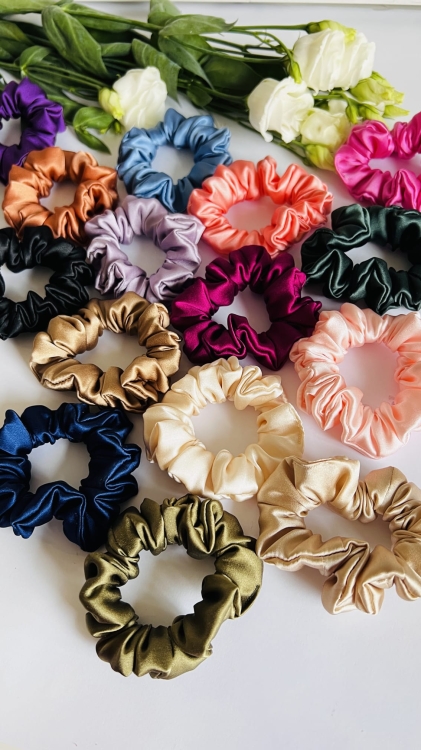 zdjecie-zbiorcze-gumki-jedwabne-scrunchie-do-wlosow-nandi-concept-store (9).JPG