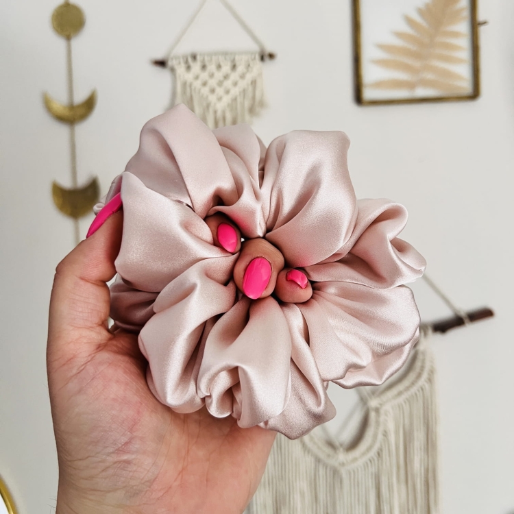 jedwabna-gumka-do-wlosow-jedyna-najlepsza-kolory-rozne-do-wyboru-tanio-jedwab-naturalny-z-wloch-nandi (32).JPG