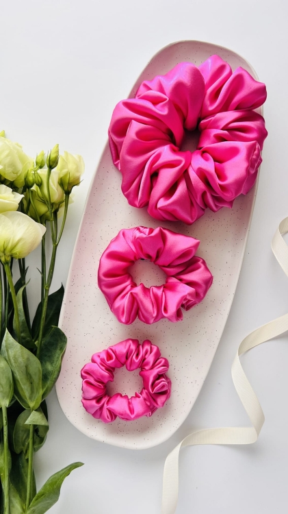 jedwabna-gumka-scrunchie-rozne-rozmiary-kolory-do-wlosow-wlosomaniaczka-swiadoma-pielegnacja-wlosow (6).JPG