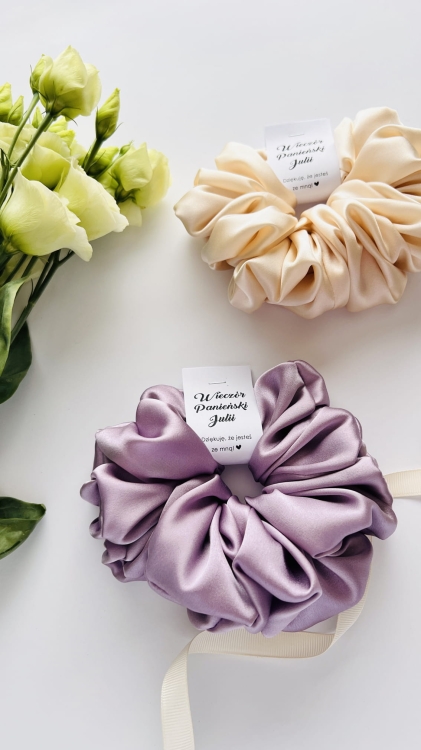 podziekowania-upominki-wieczor-panienski-personalizowane-gumki-scrunchie-xxl-duze-najlepsze-bride-to-be (3).JPG
