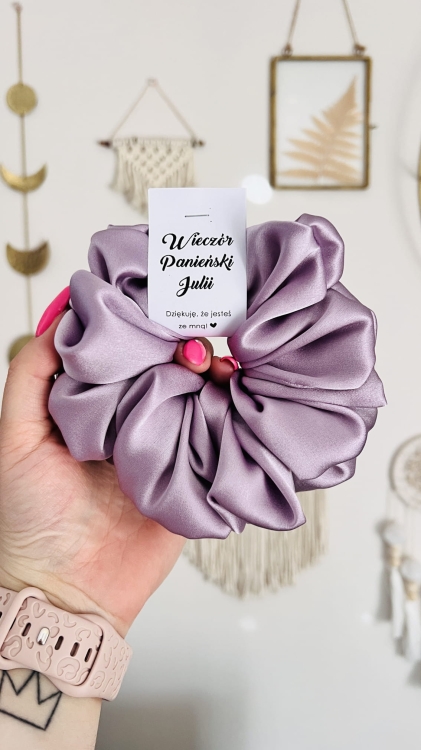 podziekowania-upominki-wieczor-panienski-personalizowane-gumki-scrunchie-xxl-duze-najlepsze-bride-to-be (4).JPG