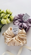 podziekowania-upominki-wieczor-panienski-personalizowane-gumki-scrunchie-xxl-duze-najlepsze-bride-to-be (8).JPG