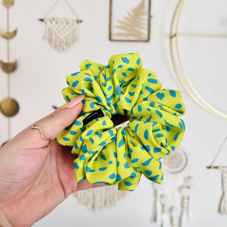 gumka-do-wlosow-scrunchie-silki-delikatna-najlepsza-nandi-concept-store-allegro-wlosomaniaczka-na-prezent (20).JPG