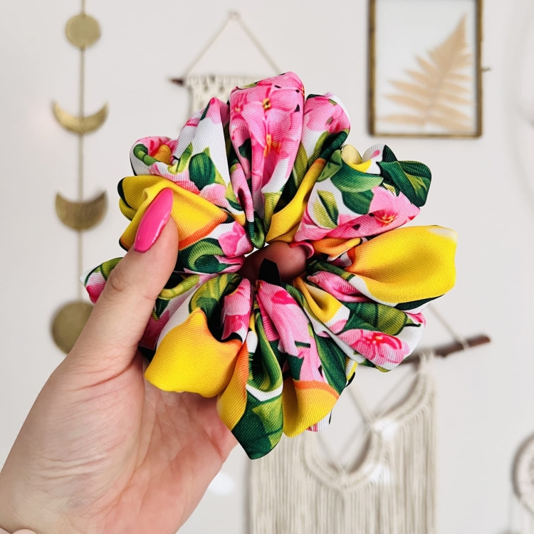 gumka-do-wlosow-scrunchie-w-cytrynki-cytryny-wloska-wiskoza-amalfi-positano-wakacje-nandi (8).JPG