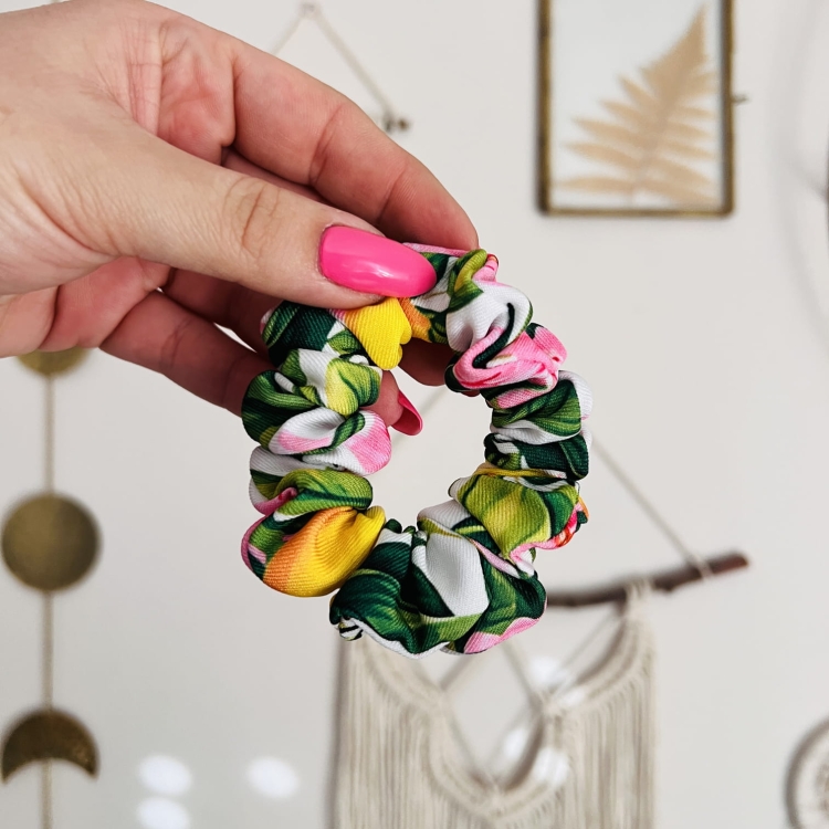 gumka-do-wlosow-scrunchie-w-cytrynki-cytryny-wloska-wiskoza-amalfi-positano-wakacje-nandi (7).JPG