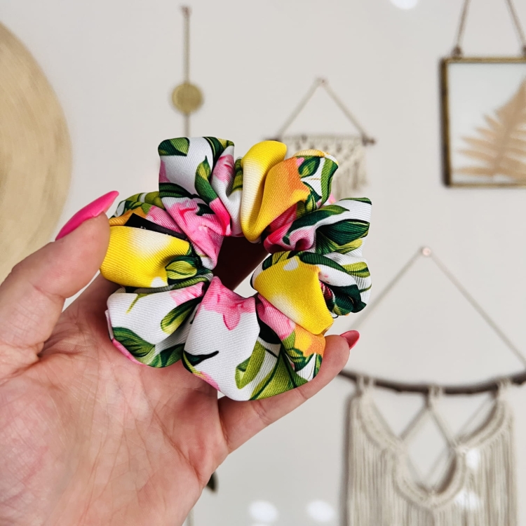 gumka-do-wlosow-scrunchie-w-cytrynki-cytryny-wloska-wiskoza-amalfi-positano-wakacje-nandi (1).JPG