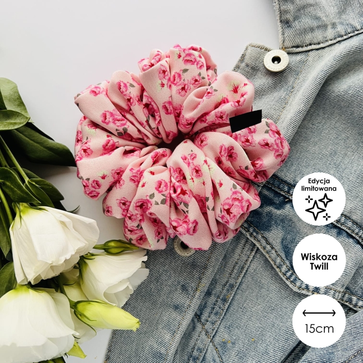 urodzinowa-gumka-do-wlosow-scrunchie-nandi-concept-store-wiskoza-twill-kwiatowa-rozowa-duza-mala-srednia-piekna (3).jpg