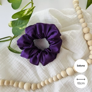 Satynowa gumka do włosów scrunchie MIDI Bakłażan