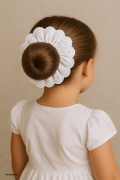 haftowana-gumka-scrunchie-biala-na-komunie-chrzest-slub-wizualizacja-dziewczynka.jpg