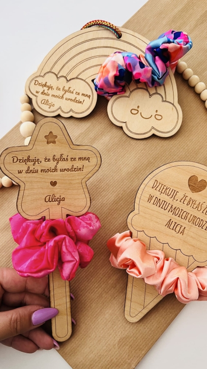 podziekowania-urodzinowe-dla-dziewczynek-scrunchie-personalizowane (2).JPG