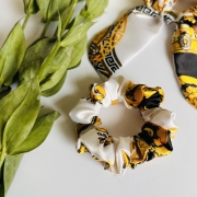 satynowa-gumka-do-wlosow-mini-meduza-versace (3).jpg